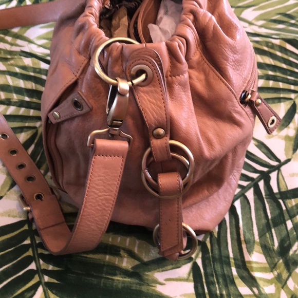 Joanel “baluchon” crossbody leather bag - Picture 4 of 6